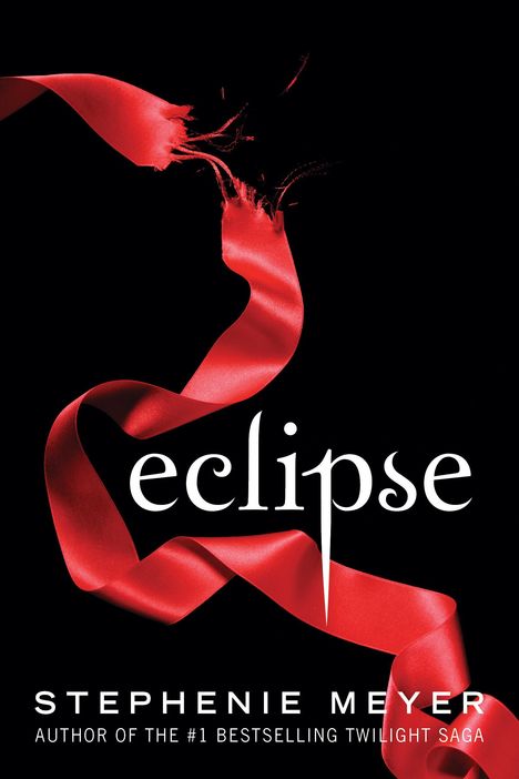 Text: "eclipse", "Stephenie Meyer", "Author of the #1 Bestselling Twilight Saga". Rotes, zerrissenes Band auf schwarzem Hintergrund.