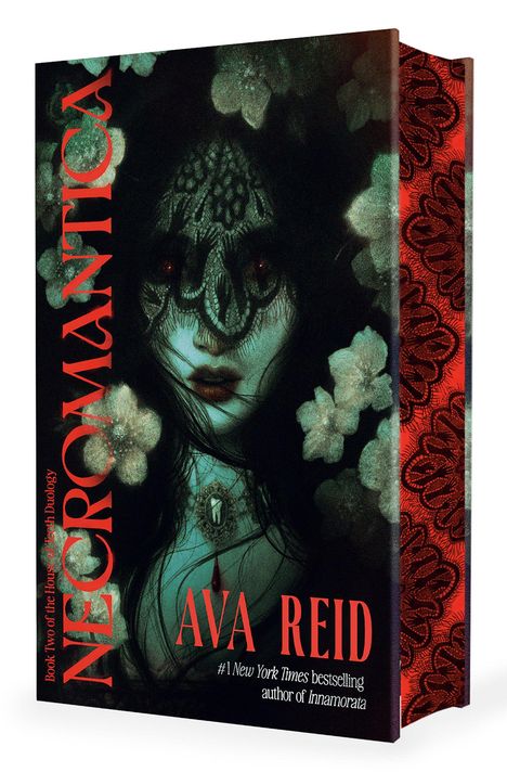 „NECROMANTICA“, „AVA REID“. Dunkles, mystisches Porträt einer Frau mit Spitze und Blumen.