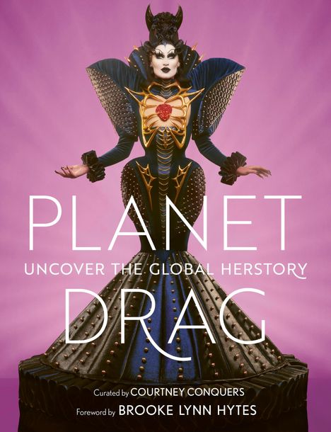 Courtney Conquers: Planet Drag, Buch