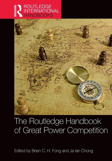 Logo und Text: „ROUTLEDGE INTERNATIONAL HANDBOOKS“. Kompass und Spielfiguren liegen auf einer antik aussehenden Karte.
