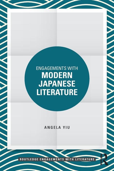 „ENGAGEMENTS WITH MODERN JAPANESE LITERATURE“ von Angela Yiu. Blaues Muster und Texte auf weißem Hintergrund.