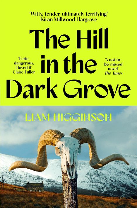 "The Hill in the Dark Grove" steht oben, darunter "Liam Higginson". Ein Widder-Schädel-Stab vor schneebedeckten Bergen und Hütte.
