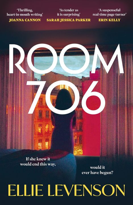 „ROOM 706“, „If she knew it would end this way, would it ever have begun?“ Silhouette einer Person vor einem Fenster.