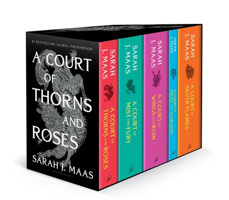 "Bestselling Global Phenomenon. Buchbox mit fünf farbigen Buchrücken von Sarah J. Maas, kunstvoll verziert."