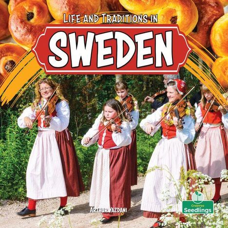 "Life and Traditions in Sweden." Vier Personen in traditionellen Kostümen spielen Geigen und gehen einen Weg entlang.