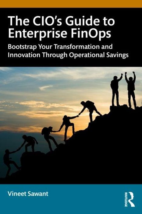 "The CIO’s Guide to Enterprise FinOps" in Weiß auf Schwarz, silhouettierte Menschen helfen sich an einem Berg.