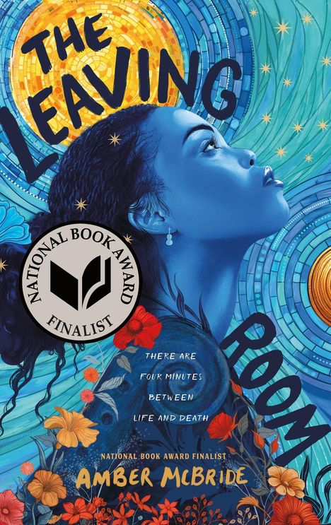 „THE LEAVING ROOM“, „THERE ARE FOUR MINUTES BETWEEN LIFE AND DEATH“, „AMBER MCBRIDE“. Fantasievolle Illustration einer Frau.