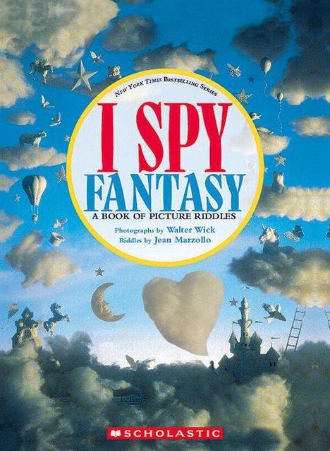 Titel: "I SPY FANTASY". Wolkenlandschaft mit Luftballons und Herz.
