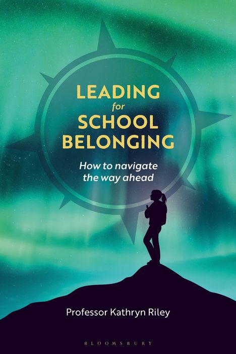 „LEADING for SCHOOL BELONGING. How to navigate the way ahead.“ Silhouette einer Person vor grünem Himmel.