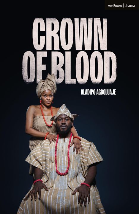 „CROWN OF BLOOD“ und „OLADIPO AGBOLUAJE“. Ein Mann und eine Frau in traditioneller Kleidung mit roten Perlenketten.