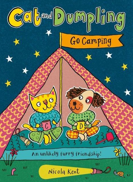 "Cat and Dumpling Go Camping", zwei Tiere in Campingkleidung sitzen fröhlich vor einem Zelt, Nacht mit Sternen.