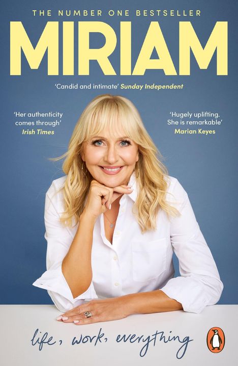 Text: „THE NUMBER ONE BESTSELLER MIRIAM“, Zitate von Sunday Independent, Irish Times und Marian Keyes. Frau lächelt.