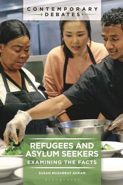 "REFUGEES AND ASYLUM SEEKERS: EXAMINING THE FACTS". Drei Personen schneiden Gemüse in einer Küche.