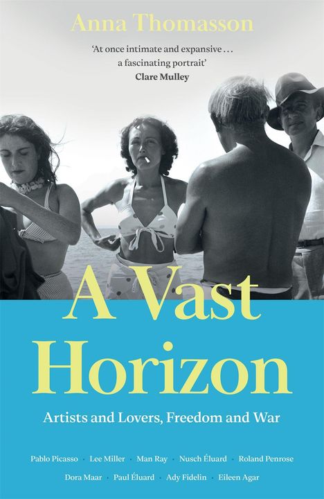 Anna Thomasson, Zitat von Clare Mulley, Titel "A Vast Horizon", Untertitel über Künstler und Liebhaber im Krieg. Schwarz-weiß Foto am Meer.