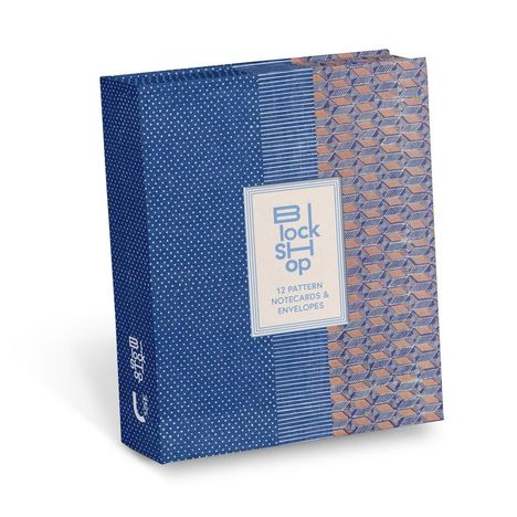 "Block Shop. 12 Pattern Notecards & Envelopes." Verpackung mit blauen, geometrischen Mustern und grafischen Designs.
