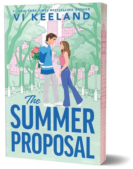 „The Summer Proposal“ von Vi Keeland. Illustration: Ein Paar steht sich in einem Park gegenüber, er hält Blumen.