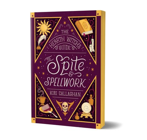 "The Hearth Witch's Guide to Spite & Spellwork" von Kiri Callaghan. Buchcover mit magischen Symbolen und violettem Hintergrund.