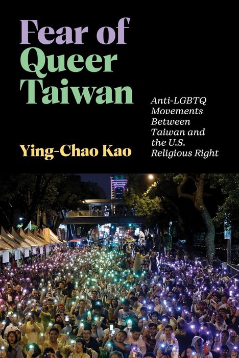 "Fear of Queer Taiwan" von Ying-Chao Kao. Menschenmenge mit leuchtenden Handys bei Nacht.