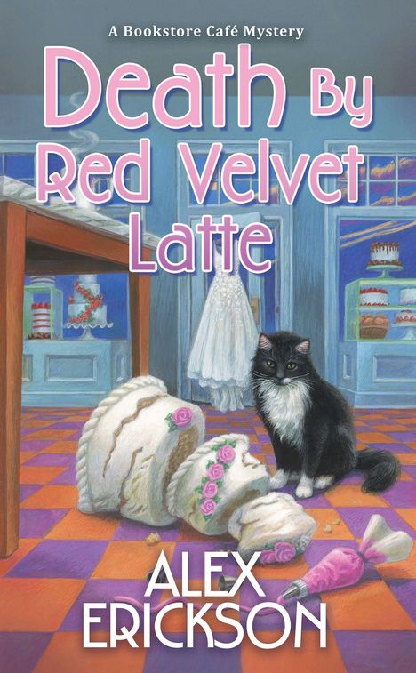 „Death By Red Velvet Latte“ und „Alex Erickson“. Illustration: Katze neben umgefallenem Kuchen auf kariertem Boden.