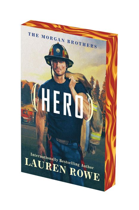 "Buchcover: 'Hero', 'The Morgan Brothers', 'Internationally Bestselling Author Lauren Rowe'. Feuerwehrmann in Uniform."