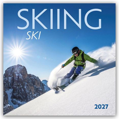 „SKIING“, „SKI“, „2027“. Ein Skifahrer in grüner Jacke fährt dynamisch einen sonnigen Berghang hinunter.