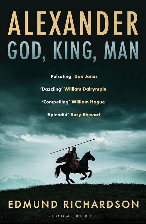 Texte: "Dazzling", "Compelling", "Splendid", "Staggeringly good", "A thrilling story", "Page-turning". Illustration von Alexander dem Großen auf einem Pferd vor einem großen, goldenen "A".