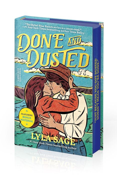 „DONE AND DUSTED“, „FEATURING BONUS MATERIAL“, „LYLA SAGE“. Zwei Menschen küssen sich in gezeichneter Landschaft.