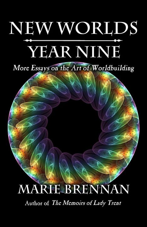 „NEW WORLDS YEAR NINE“ und bunte, leuchtende, ringförmige, abstrakte Muster auf schwarzem Hintergrund.