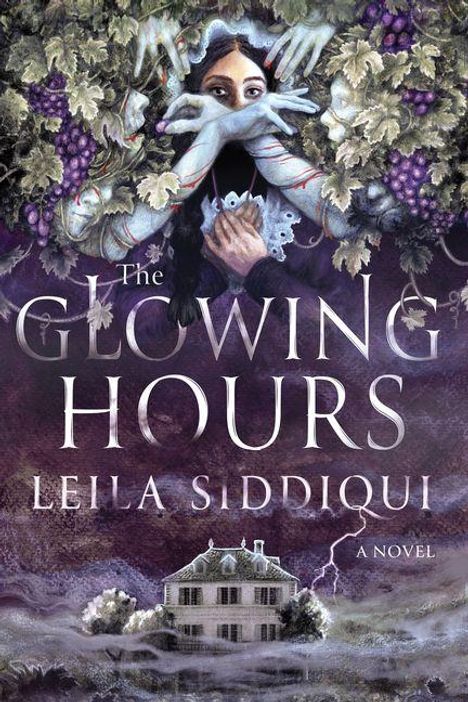 "THE GLOWING HOURS" von Leila Siddiqui. Eine Frau verdeckt ihr Gesicht mit blauen Händen; im Hintergrund ein Haus und Blitzeinschlag.