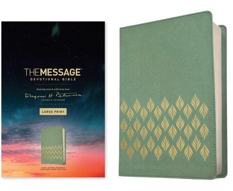 „THE MESSAGE Devotional Bible“ in großer Schrift. Rechts: ein grünes Buch mit goldenen Blattmustern.