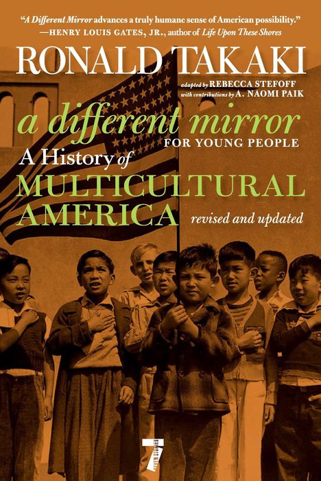 Titel: "a different mirror", Thema: multikulturelles Amerika. Hintergrund: Kinder vor einer US-Flagge.