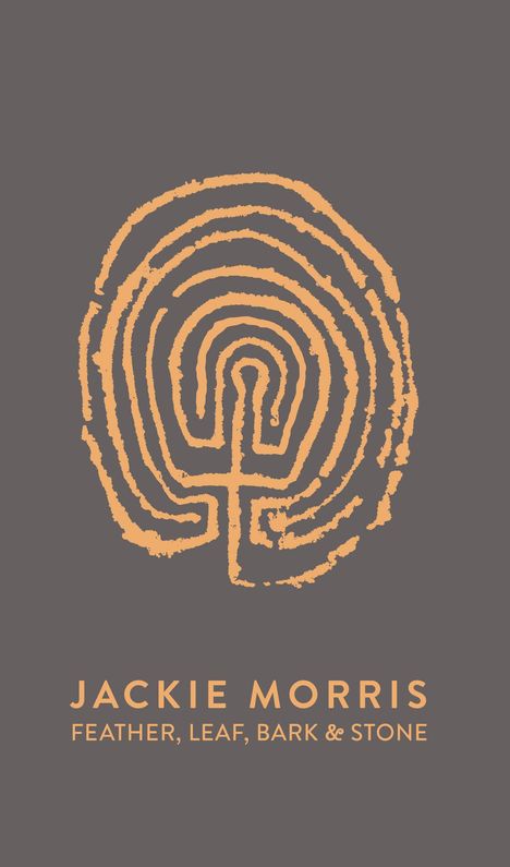 „JACKIE MORRIS FEATHER, LEAF, BARK & STONE“ steht unter einem stilisierten Fingerabdruck in Orange auf grauem Hintergrund.