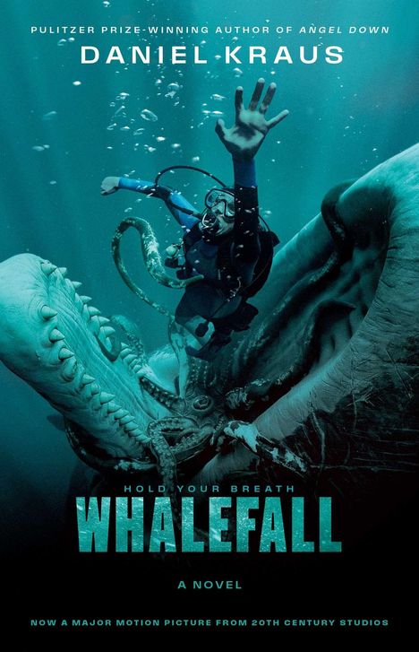 Titel: "Whalefall"; Autor: Daniel Kraus. Taucher kämpft mit einem riesigen, geöffneten Walmaul unter Wasser.