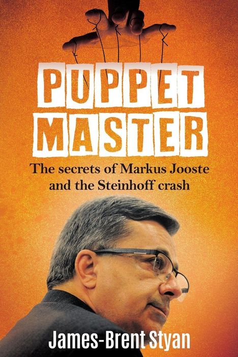 "PUPPET MASTER" in großen Buchstaben, darunter der Untertitel über Markus Jooste. Ein Mann ist mit Marionettenfäden dargestellt.