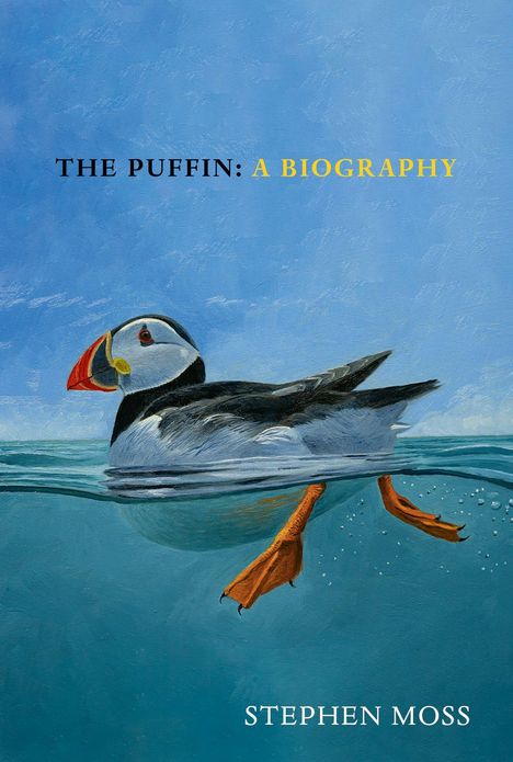"The Puffin: A Biography" und "Stephen Moss" oben und unten. Illustration eines Papageientauchers im Wasser.