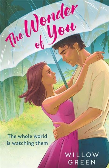„The Wonder of You“ in Pink, „The whole world is watching them“. Illustration: Paar in Umarmung, Regenschirm.