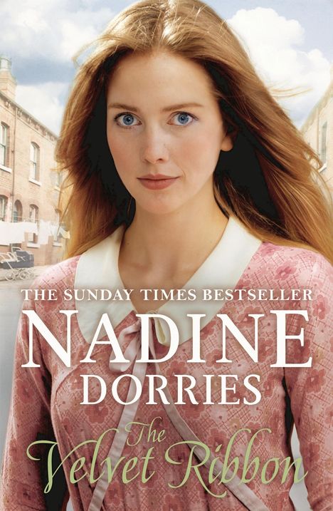 Nadine Dorries: The Velvet Ribbon, Buch