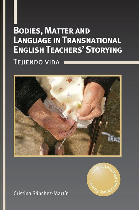 „Bodies, Matter and Language in Transnational English Teachers’ Storying.“ Nahaufnahme von Händen beim Stricken.