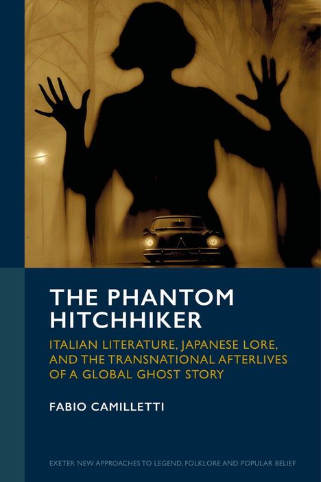 Titel: "The Phantom Hitchhiker". Silhouette einer Frau vor einem Scheinwerfer eines alten Autos im Wald.