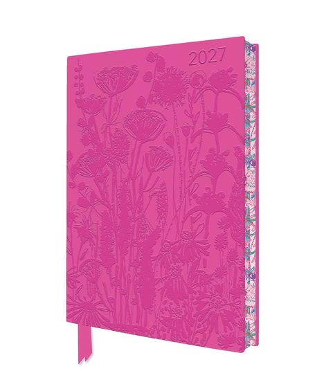 „2027“ steht auf einem rosa Tagebuch mit floralem Relief. Die Seitenkante ist bunt gemustert.