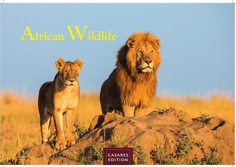 Text: "African Wildlife", "2027", "CASARES EDITION". 
Ein Löwe und eine Löwin stehen auf einem Felsen in einer Savanne.