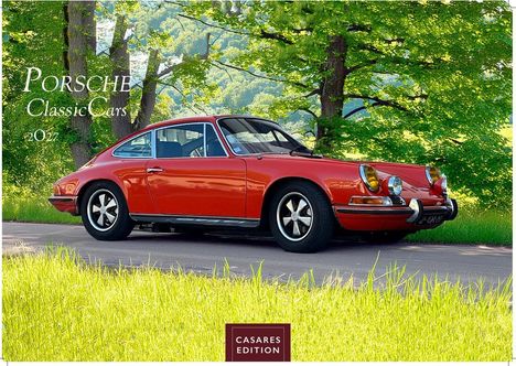 "Porsche Classic Cars 2027" steht links oben. Ein rotes, klassisches Auto steht auf einer Straße vor grünen Bäumen.