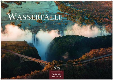 "Wasserfälle", "2027", "Casares Edition". Luftaufnahme eines großen Wasserfalls mit Brücke in grün-brauner Umgebung.