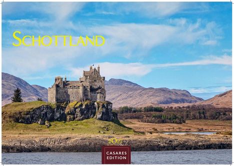 Text: "Schottland", "2027", "CASARES EDITION". Eine Burg auf einem Hügel vor einer bergigen Landschaft und blauem Himmel.