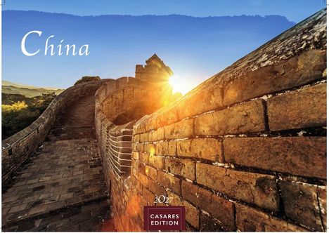 Text: "China", "2027", "CASARES EDITION". 

Die Sonne geht hinter der Großen Mauer auf, umgeben von blauem Himmel.