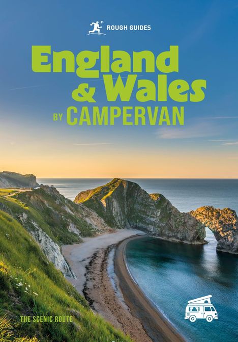 Text: "England by Campervan. THE SCENIC ROUTE." Küstenstraße bei Sonnenuntergang, Campervan, Meerblick, und idyllische Cottages.