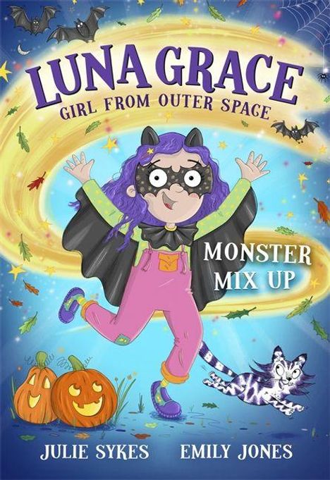 "LUNA GRACE GIRL FROM OUTER SPACE MONSTER MIX UP" steht über einem fröhlichen Mädchen im Superheldenkostüm.