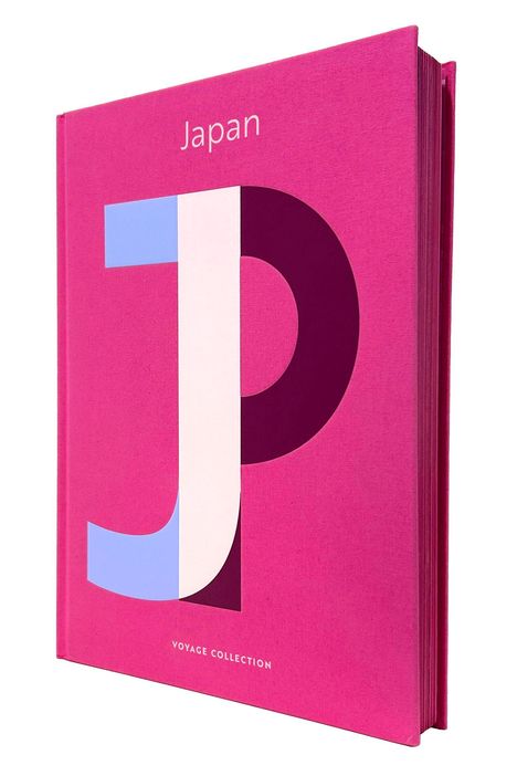 Covertext: "Japan", "VOYAGE COLLECTION". Ein rosa Hardcover-Buch mit einem großen "J" auf dem Cover.