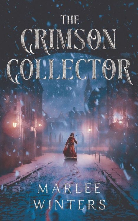 „THE CRIMSON COLLECTOR“, „MARLEE WINTERS“. Eine Figur in rotem Mantel, schneebedeckte Straße, Laternenlicht.