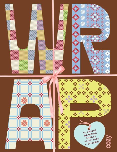 "15 Unique Wrapping Sheets + Gift Tags + Stickers" auf einem Herzanhänger; "WRAP" in Mustern, rosa Schleife, "COZY" seitlich.